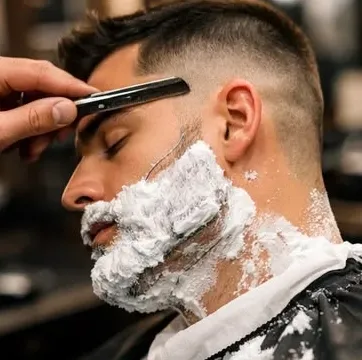 Barba feita na navalha com espuma